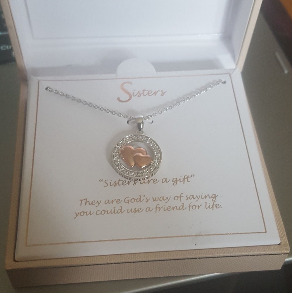 Beautiful sisters necklace